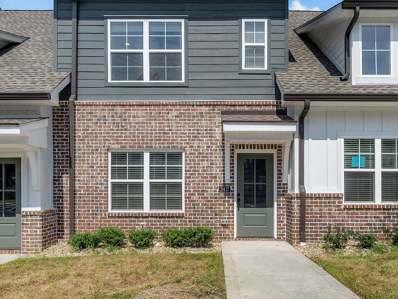 2 bed, 2.5 bath, 1300 sqft, $1,500 — Photo 1