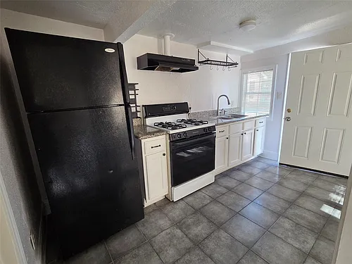 302 71st St Photo 1