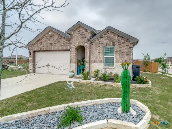 106 Half Moon Ct, San Marcos, TX 78666