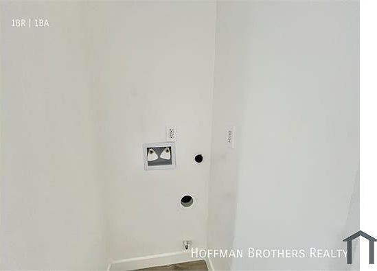 4th image of 402 N Ardmore Ave