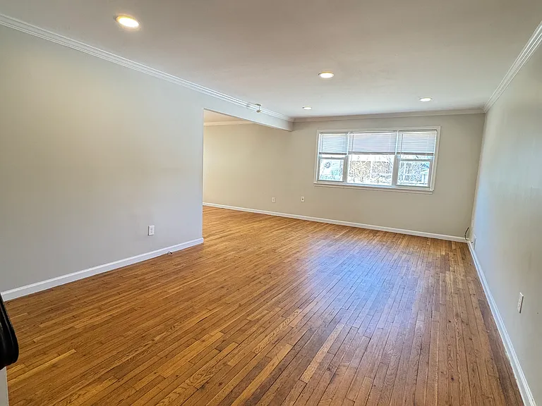 300 Jefferson Ave #1 — Photo 2