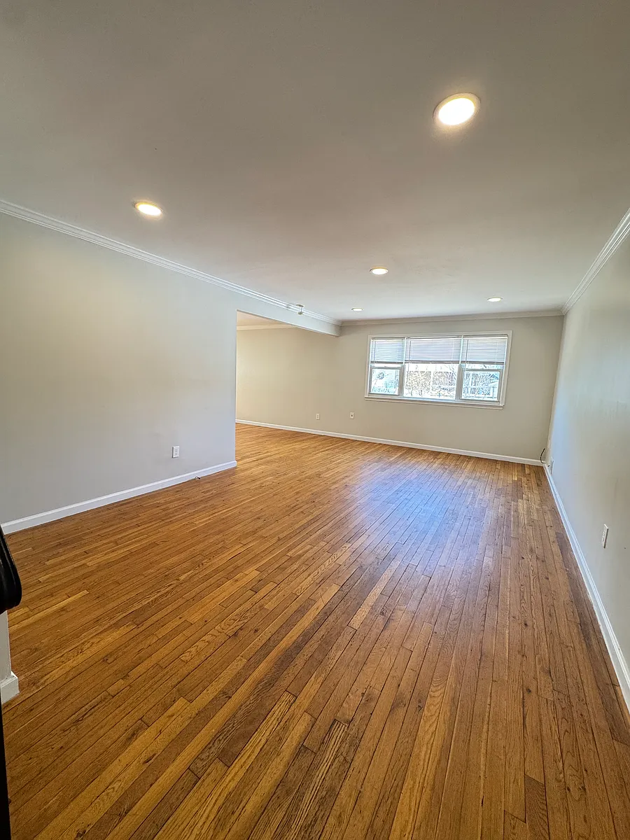 Building Photo - 300 Jefferson Ave #1
