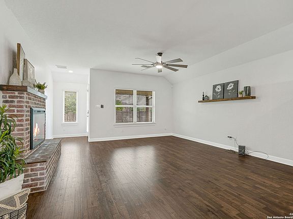 4th image of 113 Vail Dr