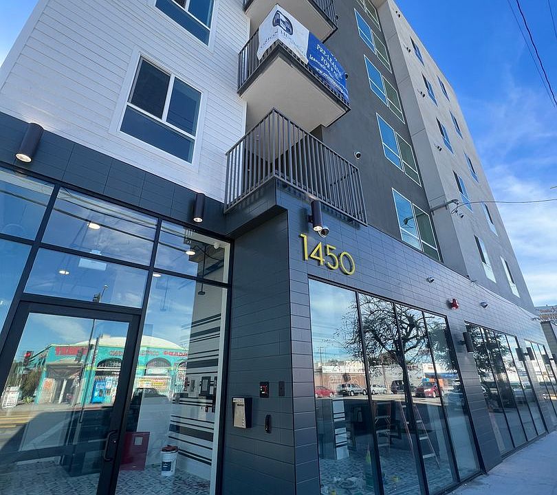 1st image of 1450 W Washington Blvd #206