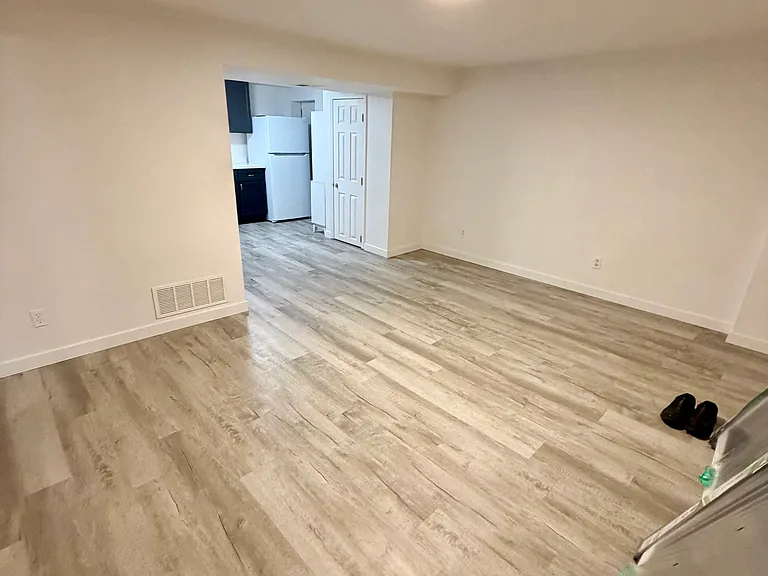 122 N Lewis St #B — Photo 2