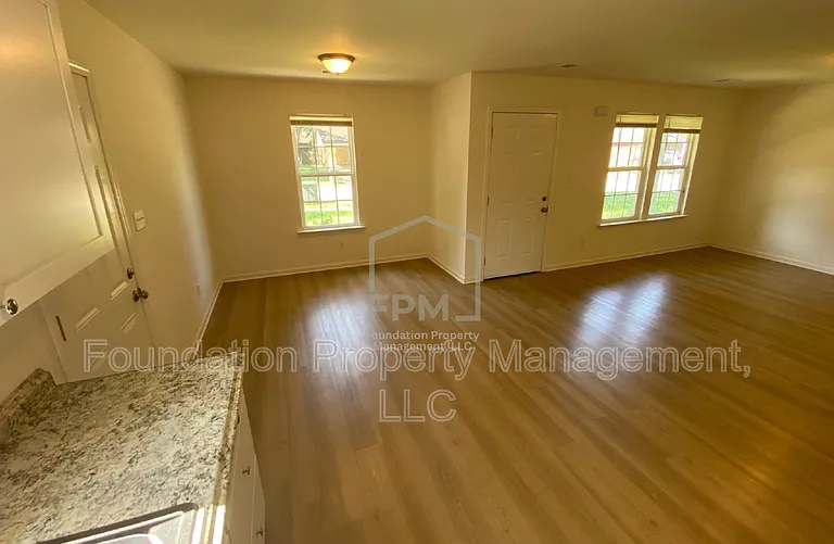 3966 Battlefield Dr — Photo 5