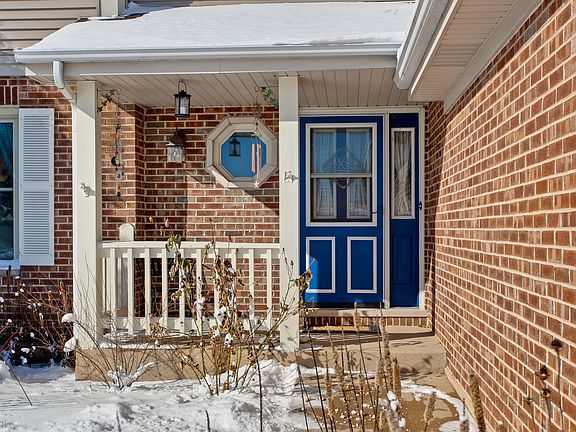 4th image of 2132 Newport Cir