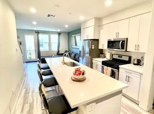 1580 W 1st St UNIT 11, Santa Ana, CA 92703