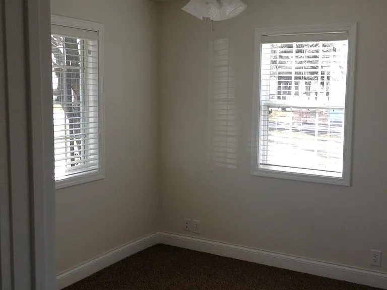 11512 S Karlov Ave — Photo 8
