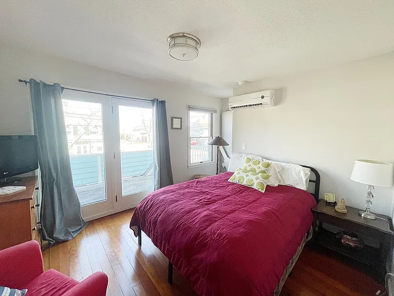 2 Ocean Ave — Photo 20