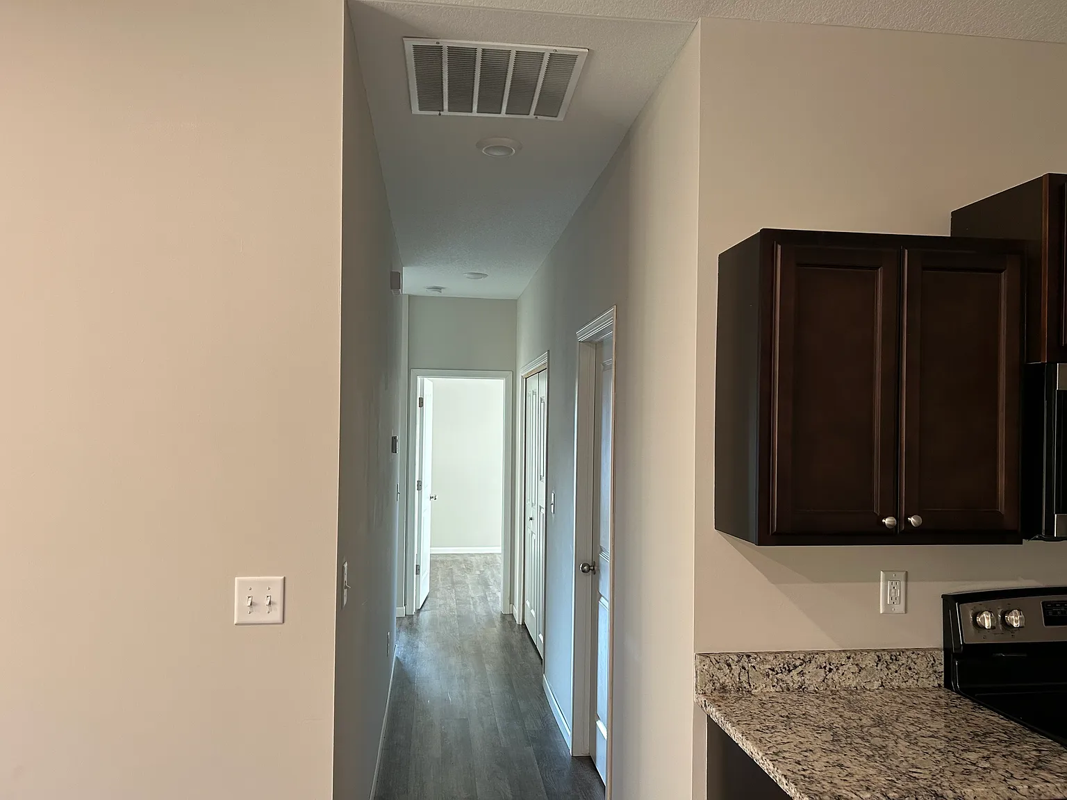3 bed, 1224 sqft, $1,650 — Photo 3