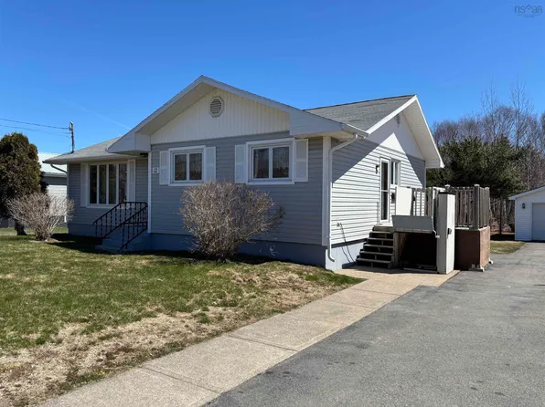 12 Wilkie Dr, Cape Breton, NS B2A 2G2
