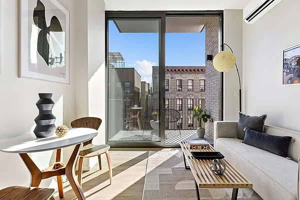 Rented by Living New York | media 21