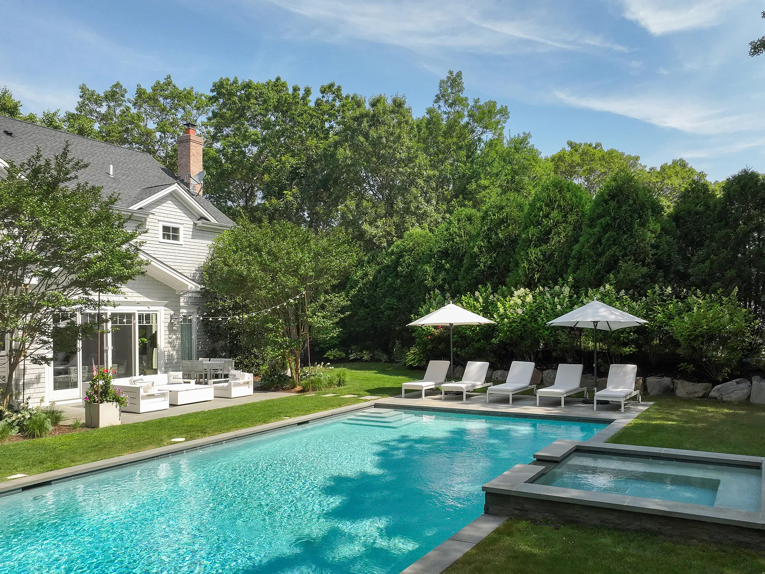 Sag Harbor Village Luxury Rental — Photo 3