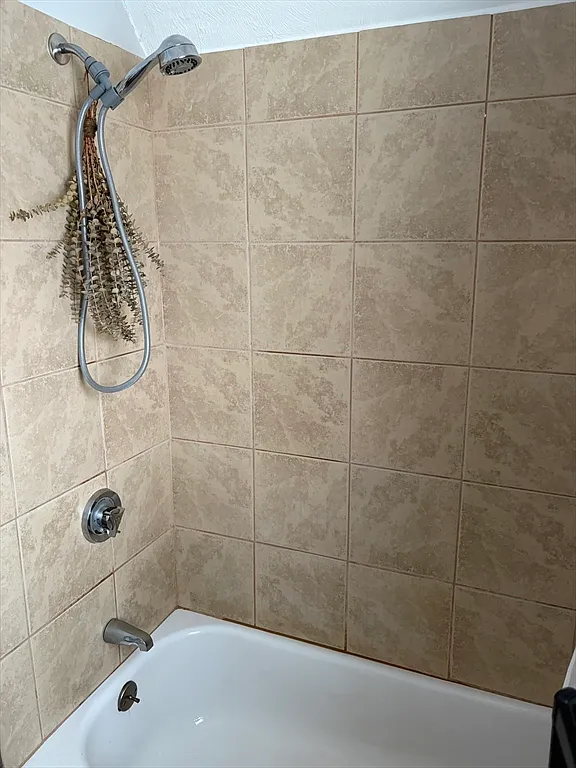 2 bed, 1.0 bath, 900 sqft, $2,300 — Photo 4