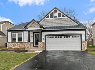 2611 Stanton Cir, Lake In The Hills, IL 60156