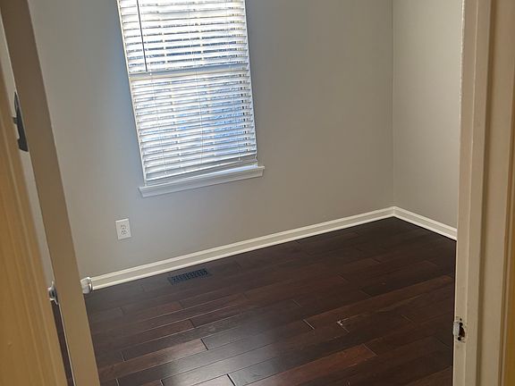 5th image of 3120 Antrim Cir