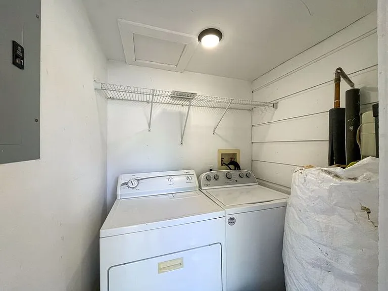 10 Latta St #A — Photo 11