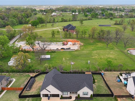 2nd image of 1520 Elm Ridge Dr