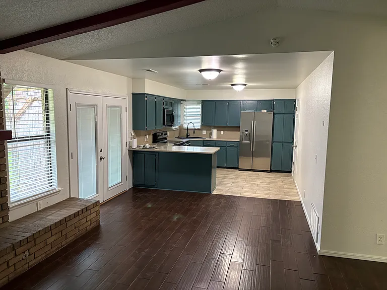 2101 W Gary St — Photo 3