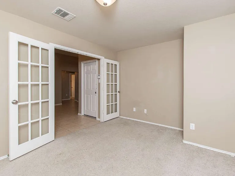 409 Rowdy Dr — Photo 4