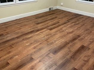 3426 Middle Rd, Davenport, IA 52803