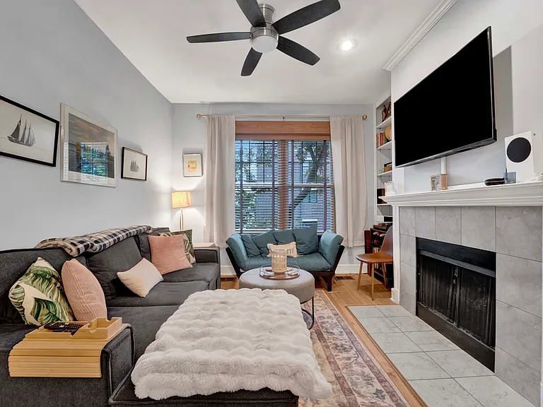 916 W Grace St #3 — Photo 10