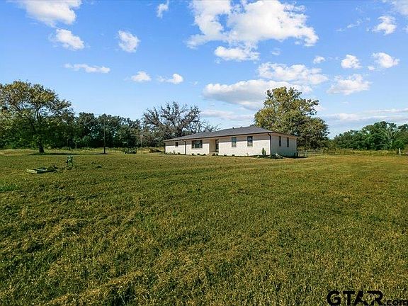 2nd image of 17014 Woodcrest Cir