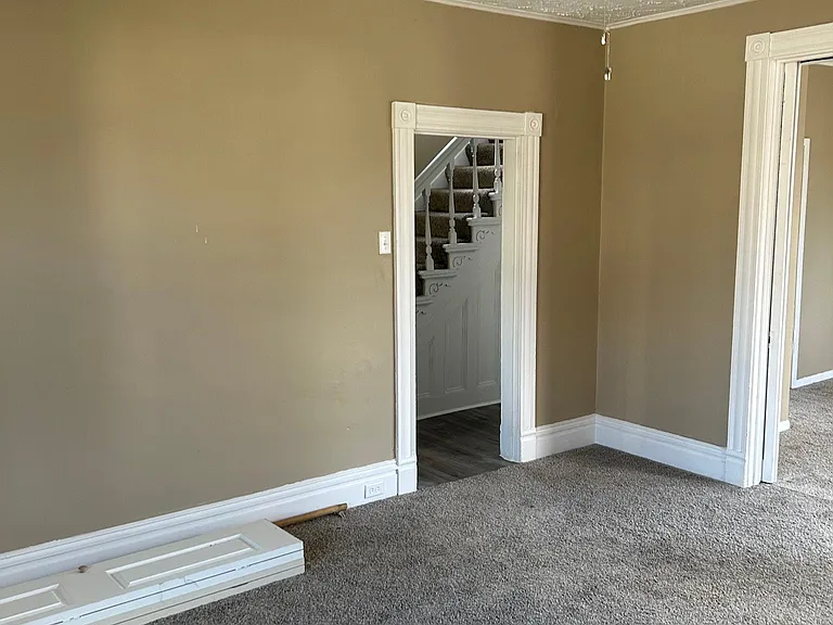 312 Grant Ave — Photo 3