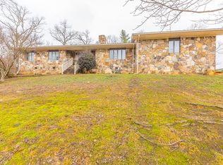 1025 Sourwood Ln, Chatsworth, GA 30705