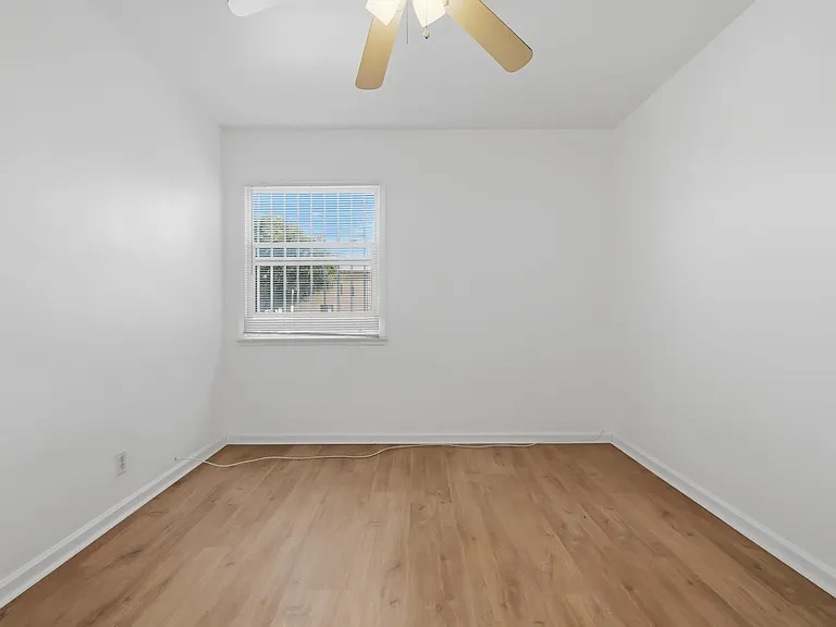 12805 Vanowen St — Photo 25