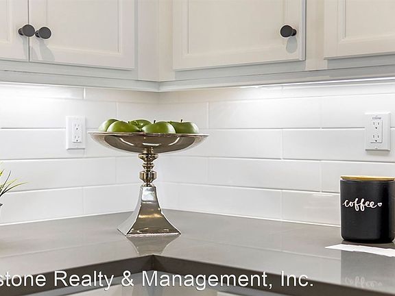5th image of 635 Daniel Freeman Cir
