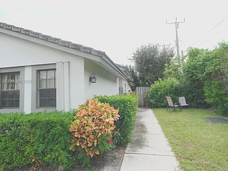 518 NE 48th St — Photo 26