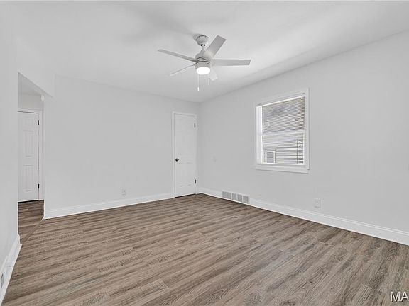5th image of 138 Elkan Ave