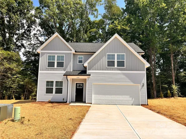 1218 Fall Day Cir SW, Lenoir, NC 28645