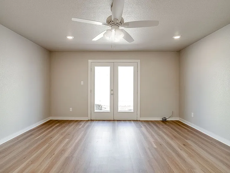 105 SE Gardens Blvd #111 — Photo 23