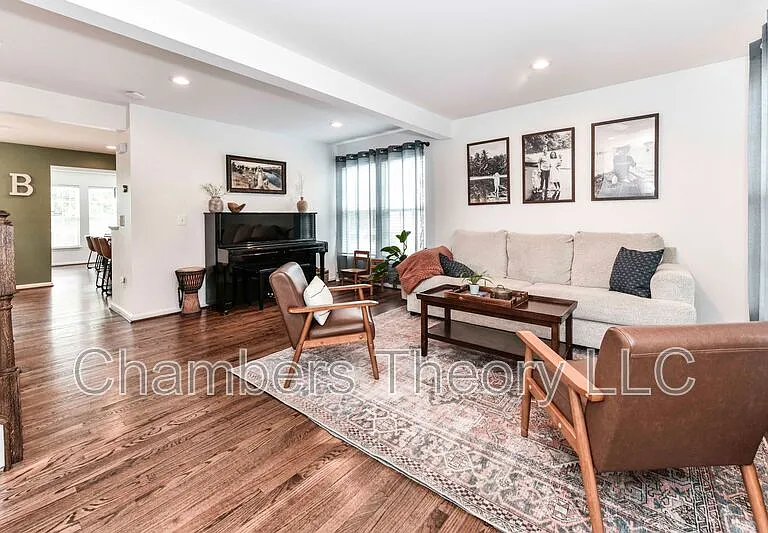 235 Shirley Sq SE — Photo 7