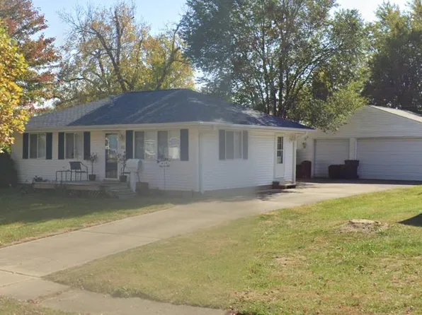 204 Radisson Rd, Marquette Heights, IL 61554