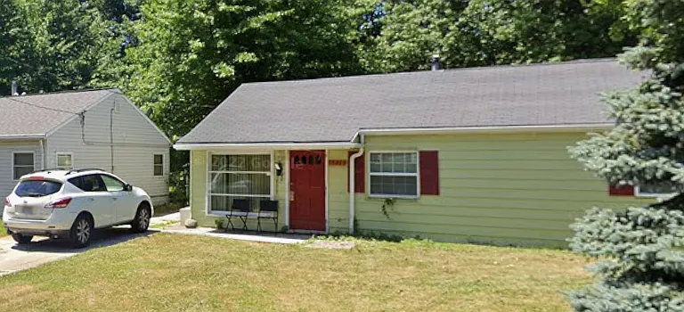 19223 Firwood Rd — Photo 2
