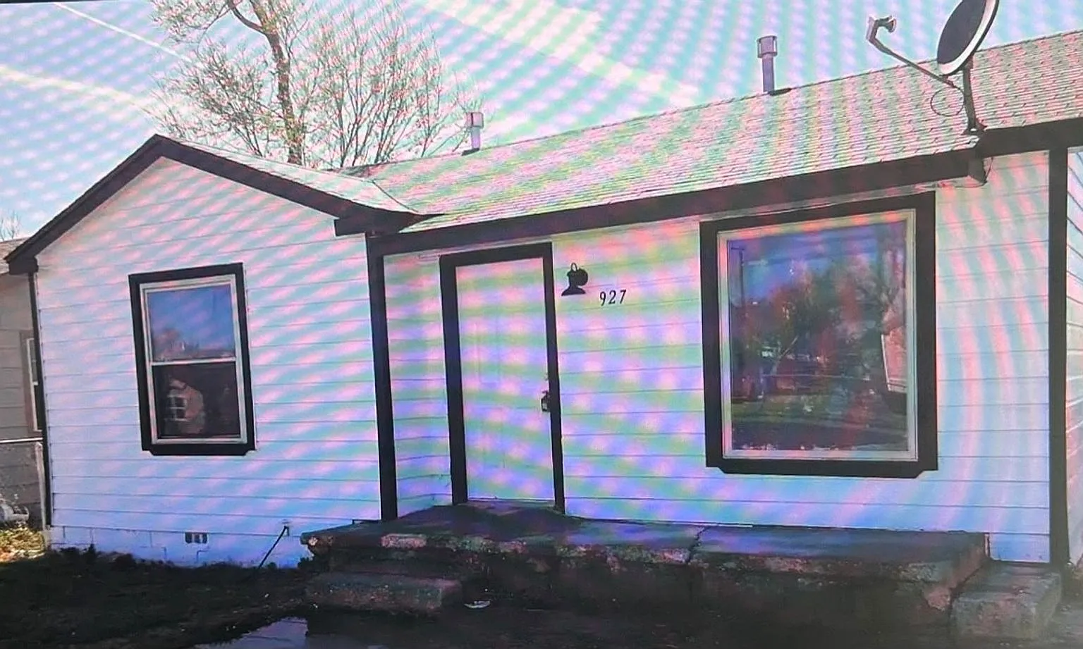 Columbine St 927 — Photo 1