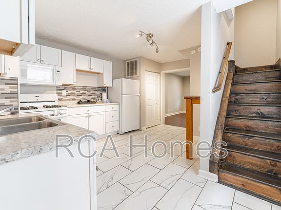 2nd image of 1027 Saint Paul St