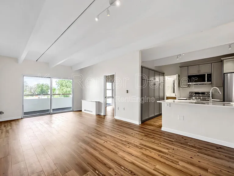 551 N Pearl St #303 — Photo 2