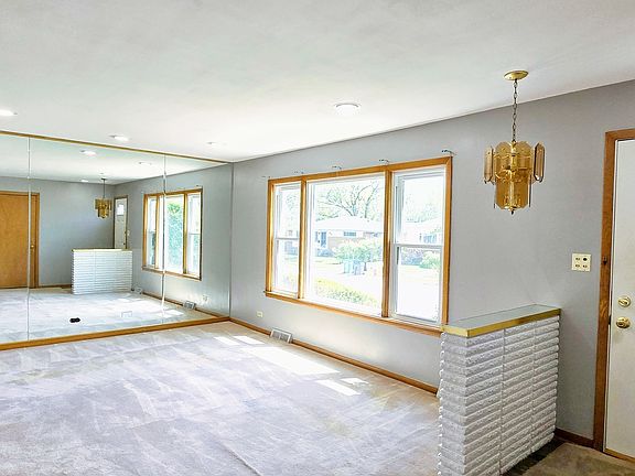 4th image of 5017 Sunnyside Dr