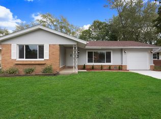 749 Ridge Ave, Elk Grove Village, IL 60007