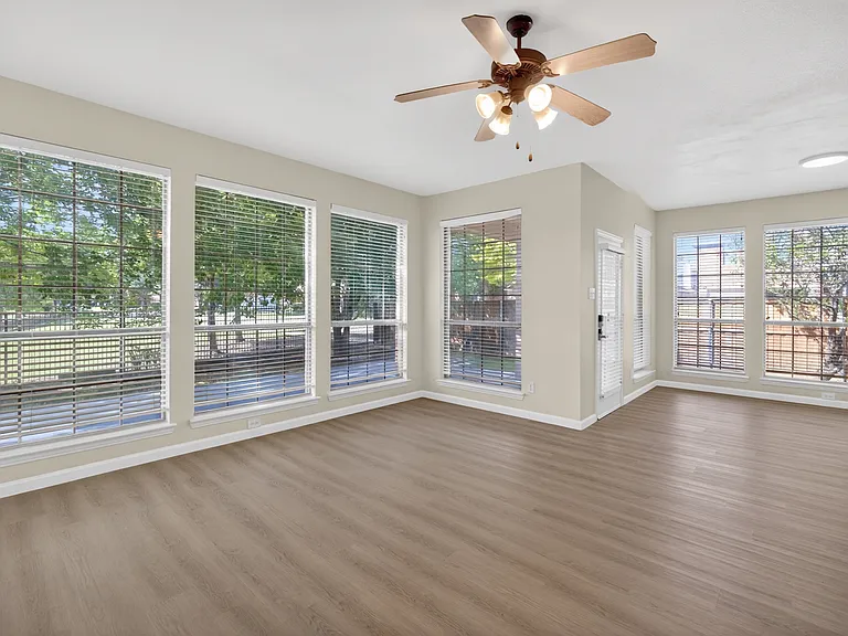 2616 Cove Dr — Photo 15