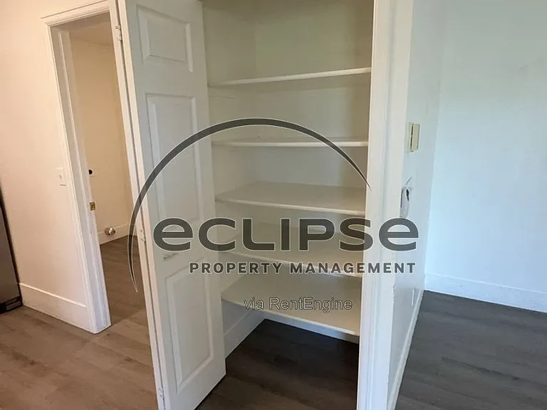 560 Huntington Point Ln — Photo 18