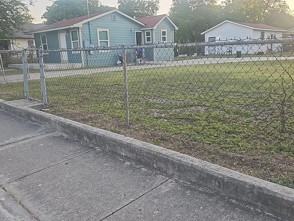 623 SW 19th St