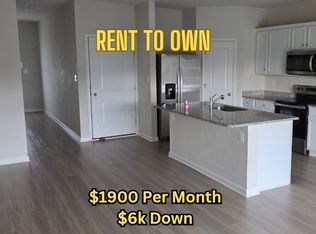 64 Paddington St, Falling Waters, WV 25419