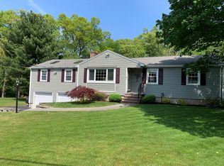 8 Country Club Rd, North Reading, MA 01864