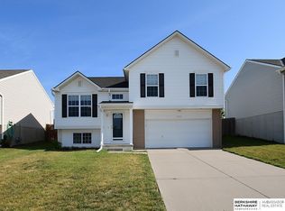 19634 W St, Omaha, NE 68135